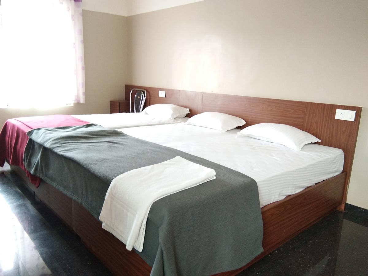 Rainbow Comforts Hotel จิกมากาลูร์ ภายนอก รูปภาพ